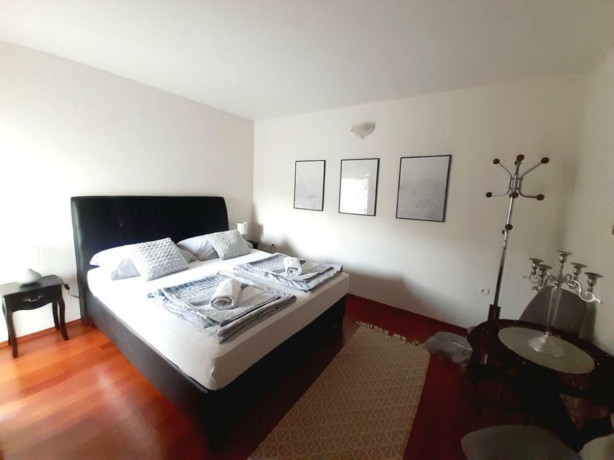 Apartments Thea โมสตาร์ ภายนอก รูปภาพ